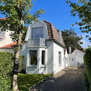 villa-family-beach-house-surf-sea.hotelsghent.com/